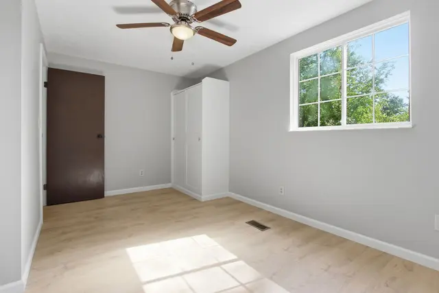 1013 Cottonwood COURT gallery image 20