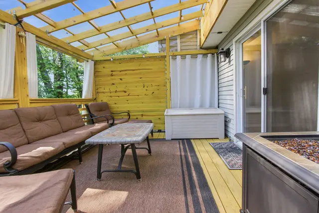 1013 Cottonwood COURT gallery image 23