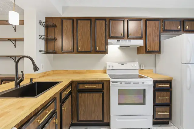 1013 Cottonwood COURT gallery image 26