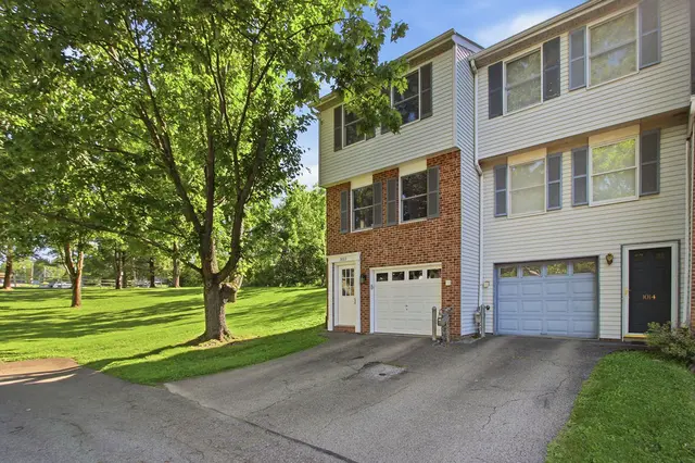 1013 Cottonwood COURT gallery image 28