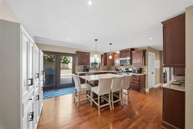 10153 Sudberry Dr gallery image 6