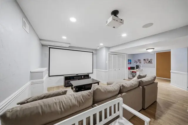 10153 Sudberry Dr gallery image 40