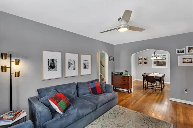 10179 Perry Hwy gallery image 11
