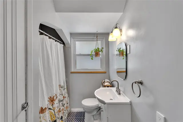 10179 Perry Hwy gallery image 13