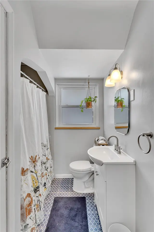10179 Perry Hwy gallery image 14