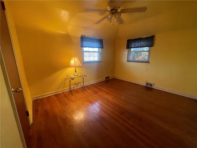 1018 GRANDVIEW AVE. gallery image 4