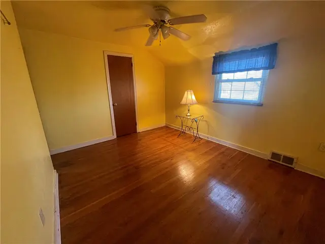 1018 GRANDVIEW AVE. gallery image 10