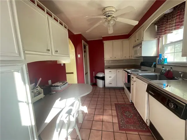 1018 GRANDVIEW AVE. gallery image 29