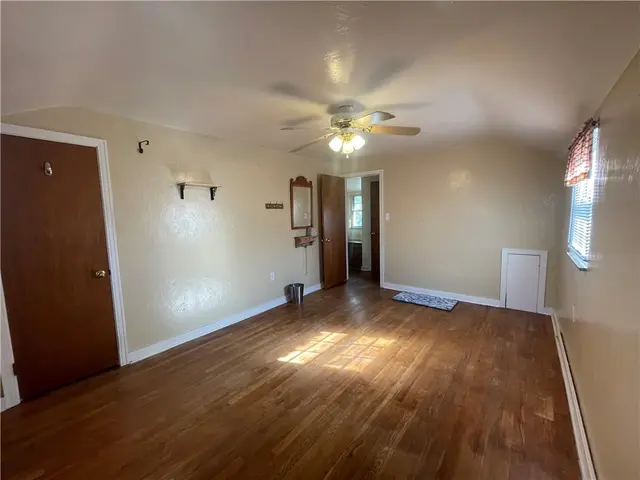 1018 GRANDVIEW AVE. gallery image 30