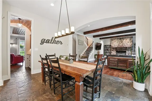1019 Sophia Lane gallery image 27
