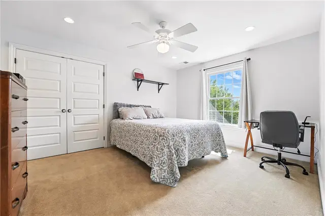 1019 Sophia Lane gallery image 37