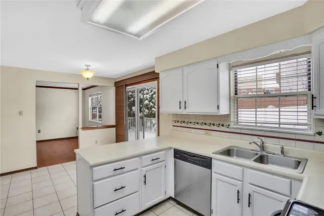 10191 Sudberry Dr gallery image 11