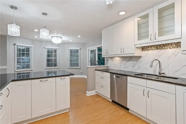 102 Ashley Hill Dr gallery image 8