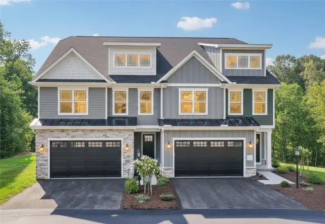 102 Bartlett Lane. gallery image 3