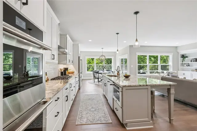 102 Bartlett Lane. gallery image 9