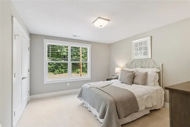 102 Bartlett Lane. gallery image 31