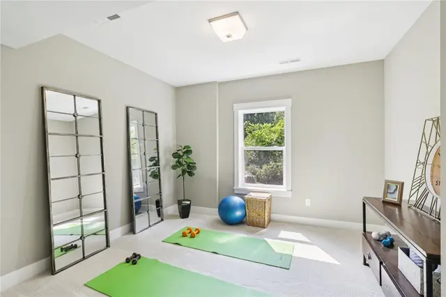 102 Bartlett Lane. gallery image 36