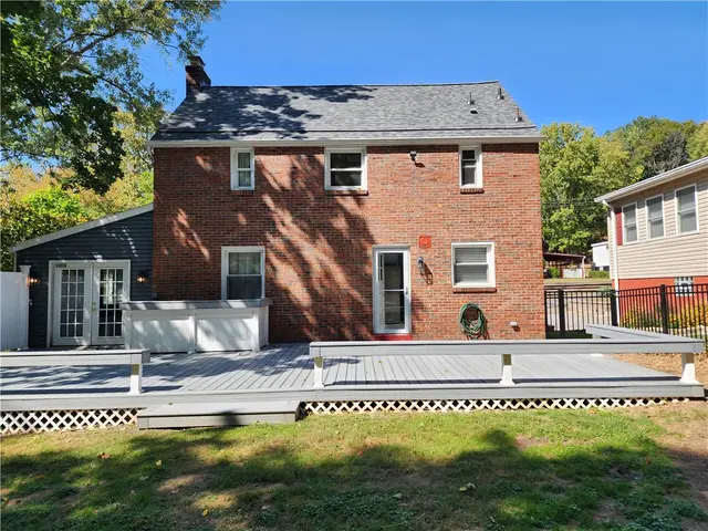 102 Buehner Dr gallery image 5