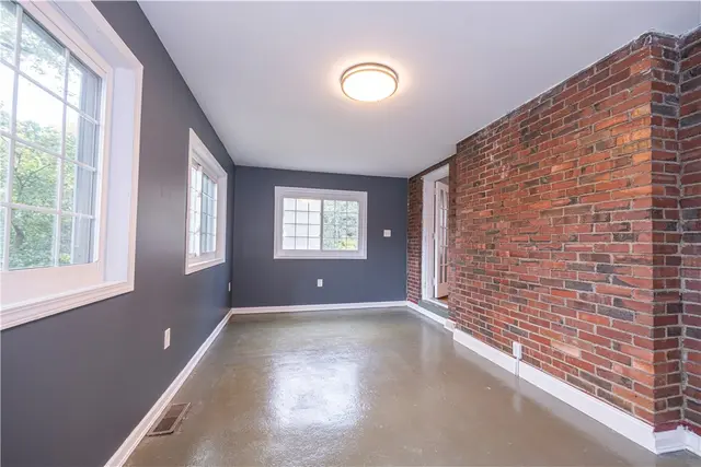 102 Buehner Dr gallery image 18