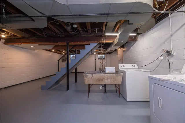 102 Buehner Dr gallery image 19