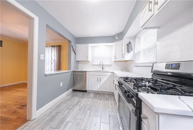 102 Buehner Dr gallery image 22