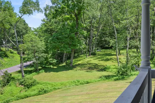 102 Clarks Ln gallery image 6