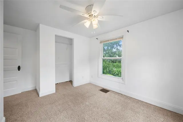 102 Clarks Ln gallery image 7