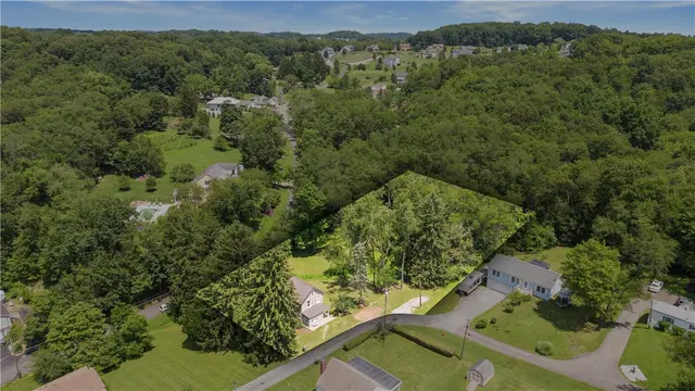 102 Clarks Ln gallery image 8