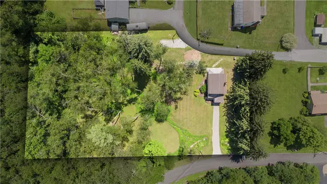 102 Clarks Ln gallery image 10