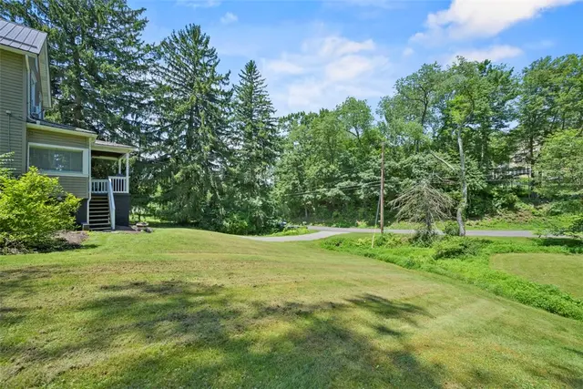 102 Clarks Ln gallery image 13