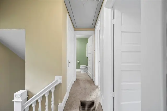 102 Clarks Ln gallery image 14