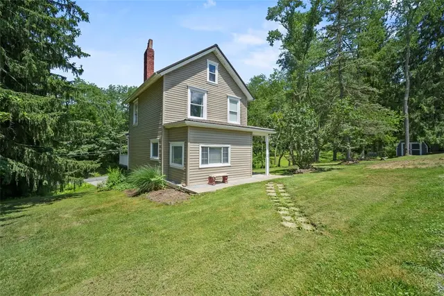 102 Clarks Ln gallery image 20