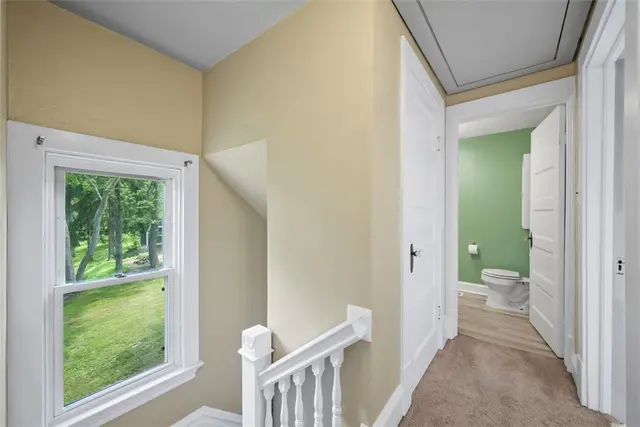 102 Clarks Ln gallery image 24