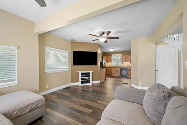 102 Clarks Ln gallery image 25