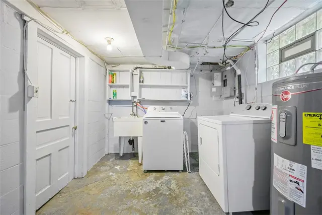 102 Clarks Ln gallery image 31