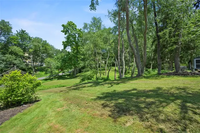 102 Clarks Ln gallery image 35