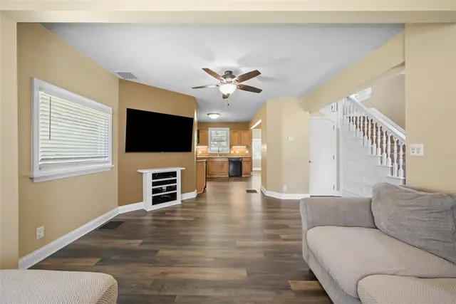 102 Clarks Ln gallery image 38