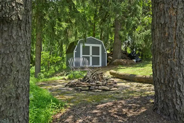 102 Clarks Ln gallery image 40
