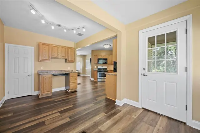 102 Clarks Ln gallery image 43
