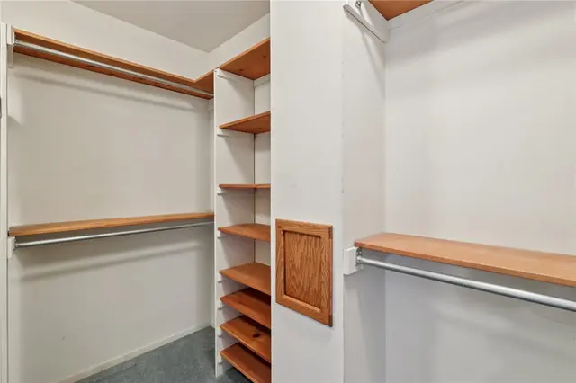 102 Cool Springs Dr gallery image 11