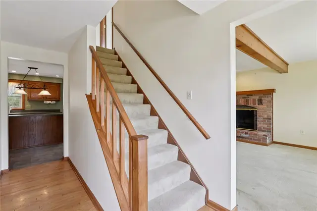 102 Cool Springs Dr gallery image 14