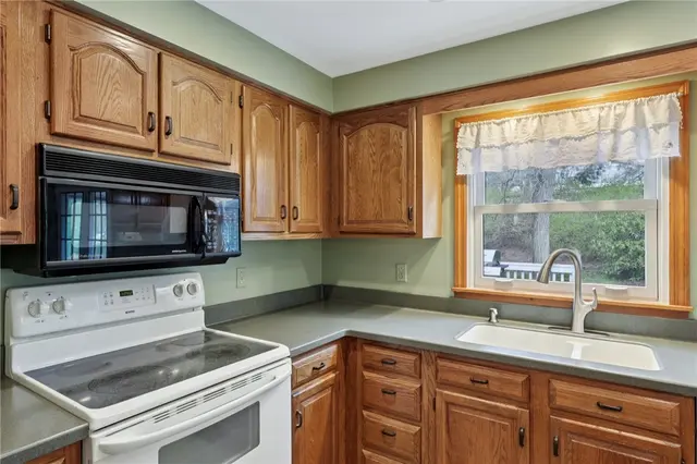 102 Cool Springs Dr gallery image 38