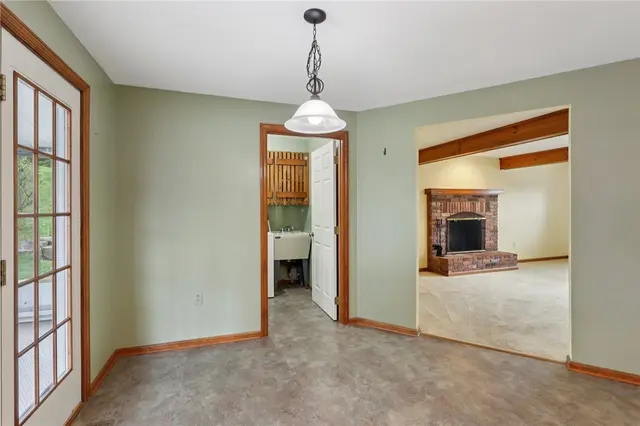102 Cool Springs Dr gallery image 50
