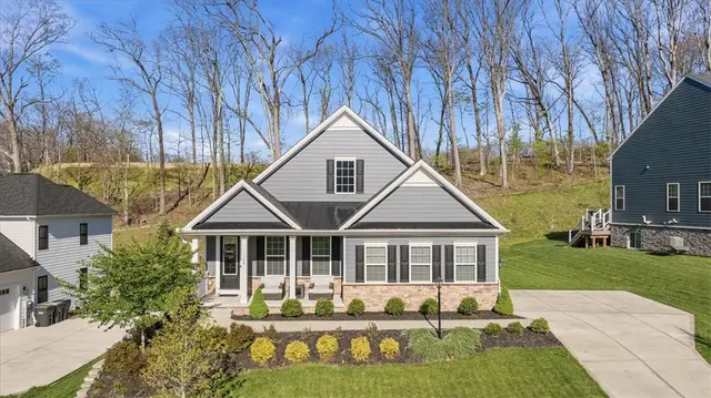 102 Curtis Dr