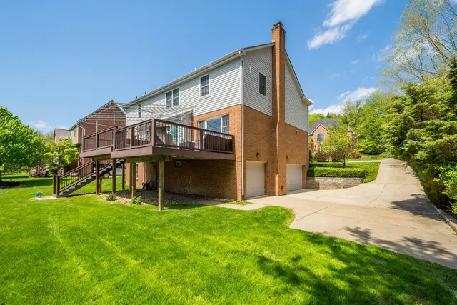 102 Foxwood Drive gallery image 10