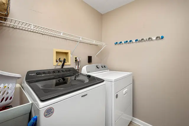 102 Foxwood Drive gallery image 14