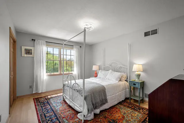 102 Foxwood Drive gallery image 17