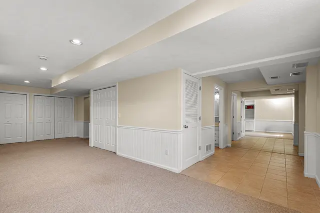 102 Foxwood Drive gallery image 19