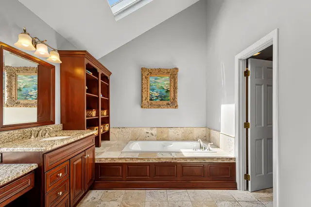 102 Foxwood Drive gallery image 21