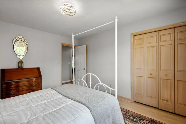 102 Foxwood Drive gallery image 26